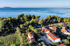 Magda-House-Lagomandra-Beach-Neos-Marmaras-Halkidiki-Garden-Beach-002